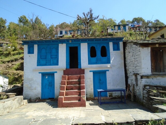 Almora, Room For Rent