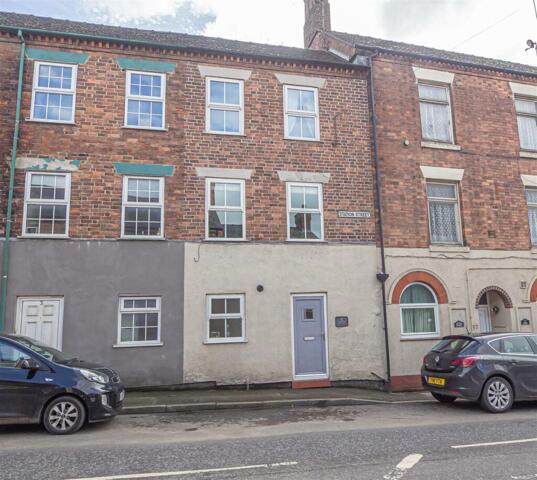 Tavern Cottages, Station Street, 3 Bedroom Terraced