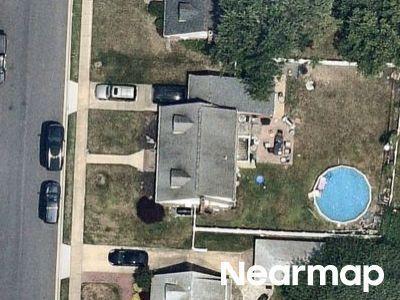 Ronni Dr, East Meadow, Preforeclosure Single-family Home