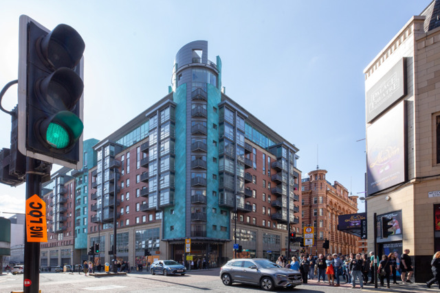 Whitworth Street West, Manchester, 2 Bedroom Flat