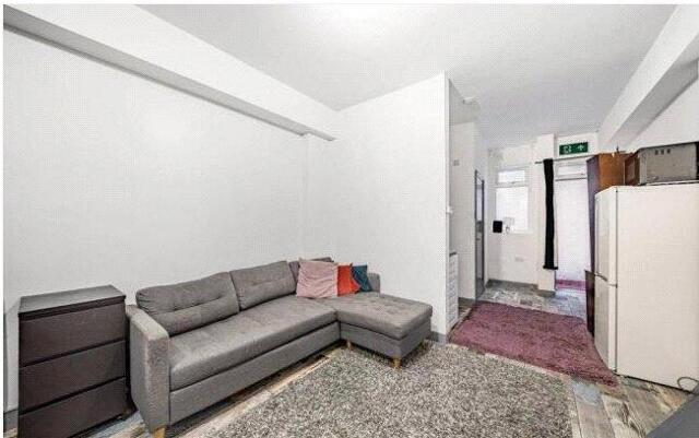 Hornsey Road, London, Studio Apartment For