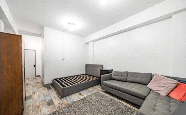 Hornsey Road, London, Studio Apartment For