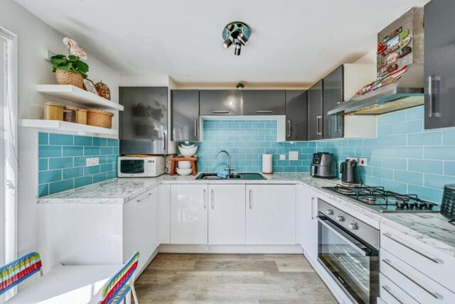 Fourier Grove, Dartford, 3 Bedroom Semi-detached