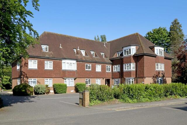Grove Road, Beaconsfield, 4 Bedroom Apartment