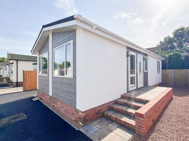 Fayre Oaks Home Park, Kings Acre, 2 Bedroom Park