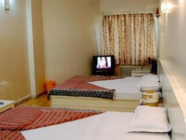 Naya Road Near Bus Stand Nathdwara -  Dist - Rajsamand, Nathdwara, Vandana Hotel, Hotel