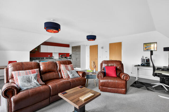 Crowthorne Road, Bracknell, 2 Bedroom Apartment