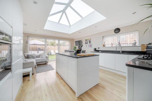 Sidlesham Close, Hayling Island, 3 Bedroom Semi-detached