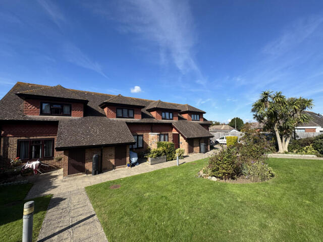 Brinkcliffe Gardens, Sandown, 2 Bedroom End