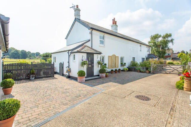 Eythorne, The Green, Dover, 3 Bedroom Semi-detached