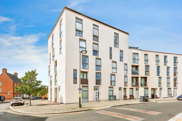 High Street, Northampton, 2 Bedroom Flat