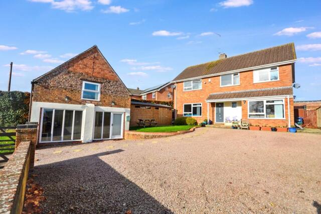 Twyning Green, Tewkesbury, 5 Bedroom Detached
