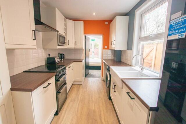 Wilkinson Avenue, Beeston, 5 Bedroom Town