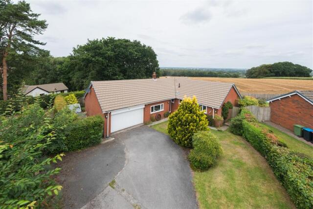 Orchard Dene, Cuddington, 4 Bedroom Detached