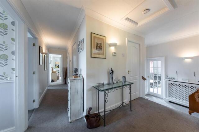 Orchard Dene, Cuddington, 4 Bedroom Detached