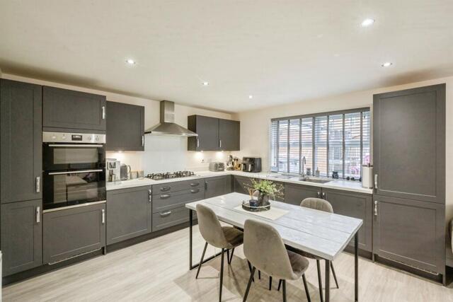 Saxon Avenue, Hatfield, 4 Bedroom Detached