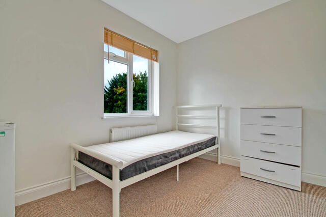 Ragstone Road, Slough, House Share For