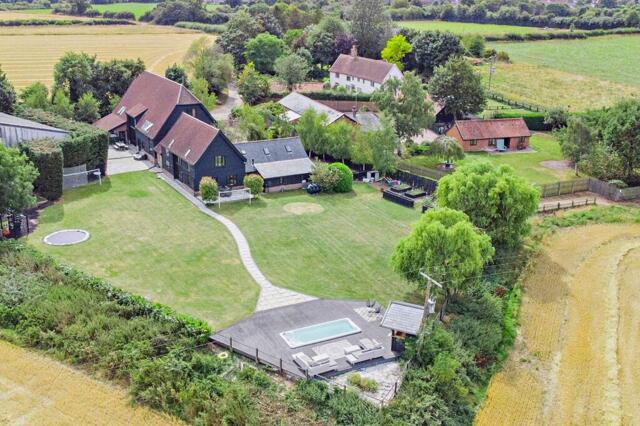 Lamberts Lane, Rushmere St. Andrew, 6 Bedroom Barn