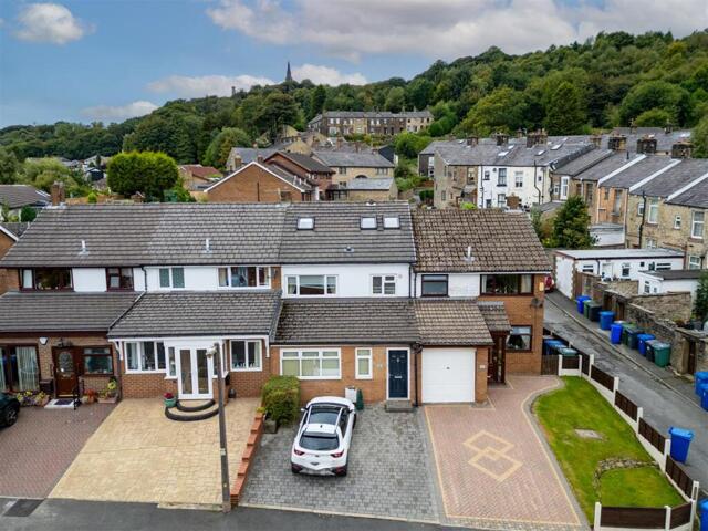 Earl Road, Ramsbottom, 4 Bedroom House Earl Road, Ramsbottom, 4 Bedroom House