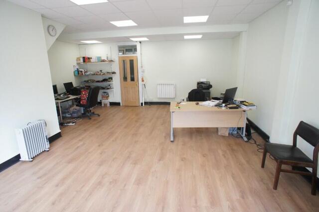 Oakleigh Road North, London, Commercial Property For