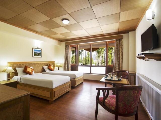 Skara - Airport Road, Skara, Hotel Caravan Centre