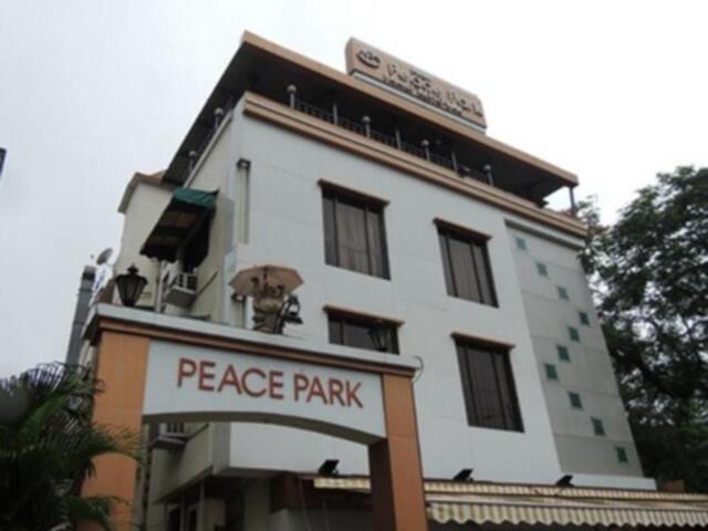 Hotel Peace Park,nr. Patil Hospital,mumbai-pune Road, Mumbai, Hotel Peace Park
