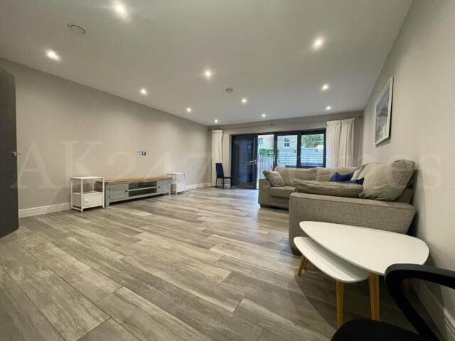 Albert Road, Kingston Upon Thames, 4 Bedroom Town