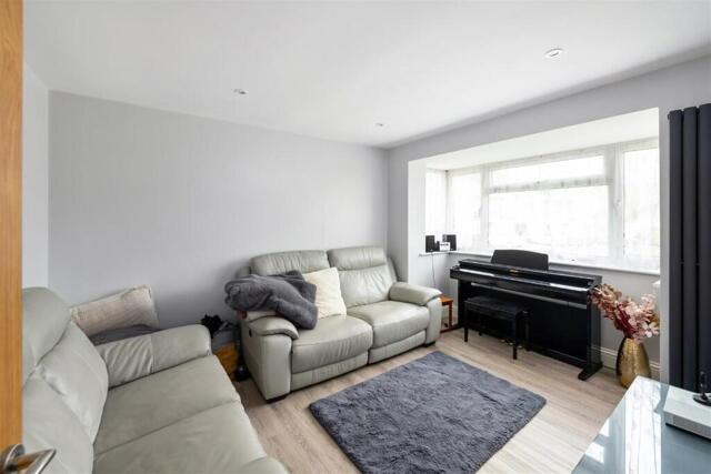 Beaumonts, Redhill, 3 Bedroom Detached