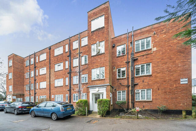 Garden Close, Ruislip, 2 Bedroom Apartment Garden Close, Ruislip, 2 Bedroom Apartment