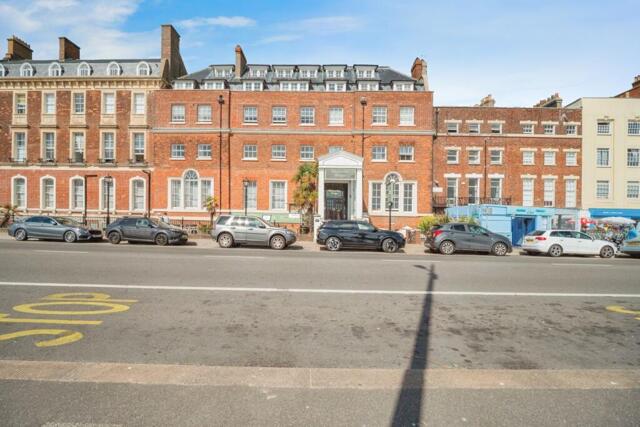 The Esplanade, Weymouth, 2 Bedroom Flat