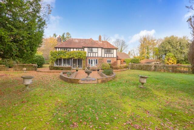 High Broom Lane, Crowborough, 4 Bedroom Detached