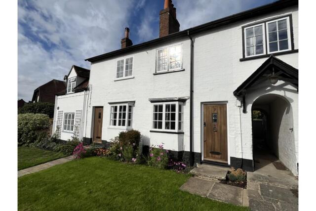 Tring Road, Aylesbury, 1 Bedroom Terraced