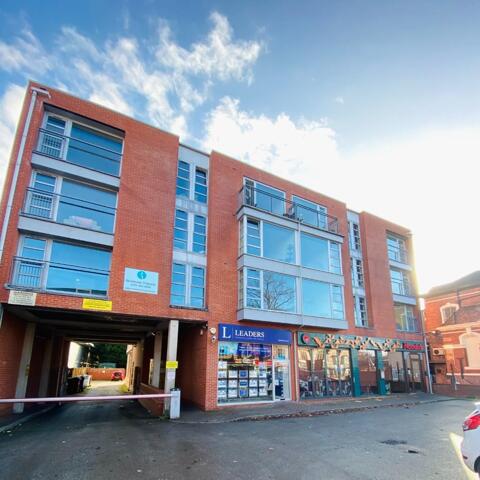 Wilmslow Road, Manchester, 3 Bedroom Flat