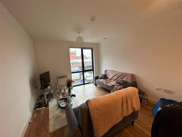 Plaza Boulevard, Liverpool, 2 Bedroom Flat