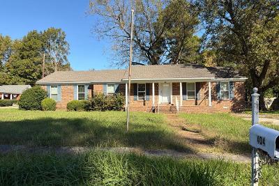 E Main St, Whiteville, Preforeclosure Single-family Home