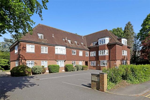 Grove Road, Beaconsfield, 4 Bedroom Apartment