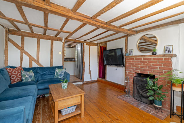 Grove Hill, Stansted, 2 Bedroom End