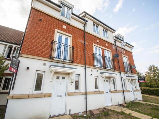 Mosquito Way, Hatfield, 5 Bedroom House