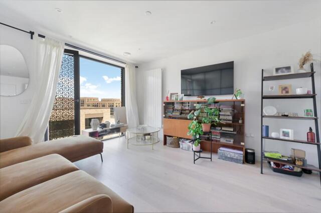 John Cabot House, Royal Wharf, Studio Apartment For