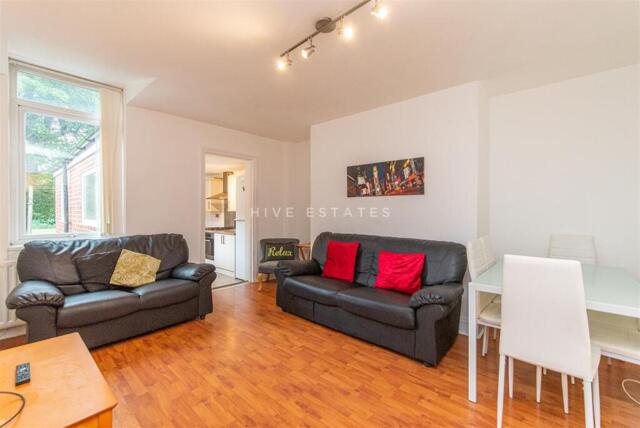 Greystoke Avenue, Sandyford, 6 Bedroom Maisonette