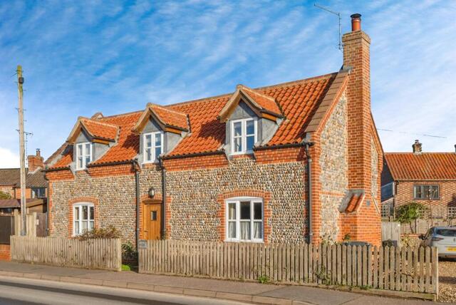 Walcott Road, Bacton, 2 Bedroom Cottage