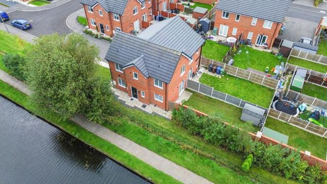 Vulcan Gate, Leigh, 3 Bedroom Semi-detached