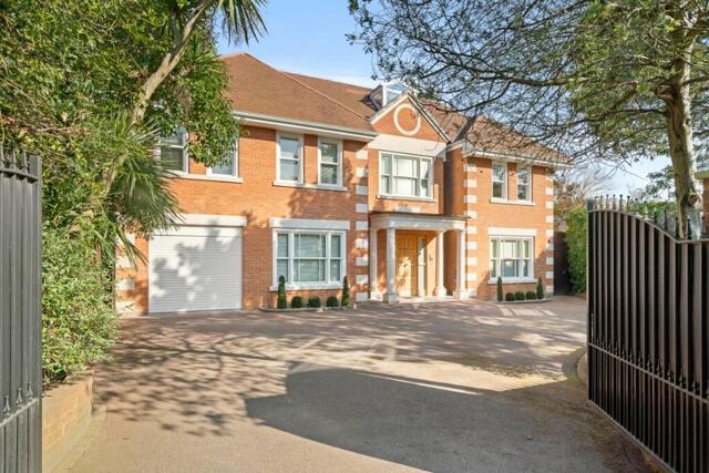 Warren Road, Kingston Upon Thames, 6 Bedroom House