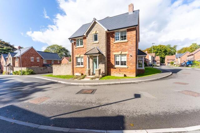 Clos Y Pinwydd, Abergavenny, 3 Bedroom Semi-detached Clos Y Pinwydd, Abergavenny, 3 Bedroom Semi-detached