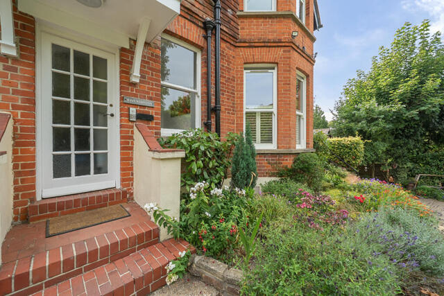 Snatts Hill, Oxted, 3 Bedroom Flat