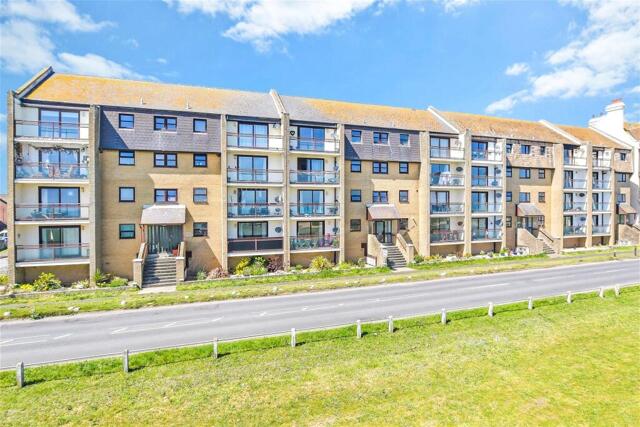 Grand Parade, Littlestone, 2 Bedroom Flat