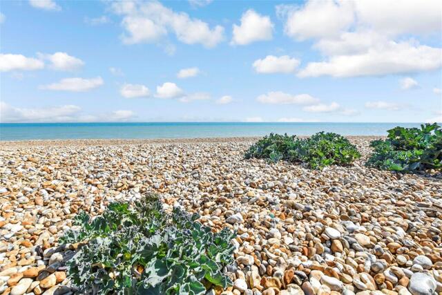 Grand Parade, Littlestone, 2 Bedroom Flat