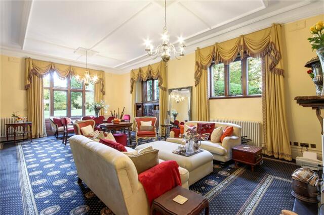 Hadlow, North Frith Park, Tonbridge, 2 Bedroom Apartment