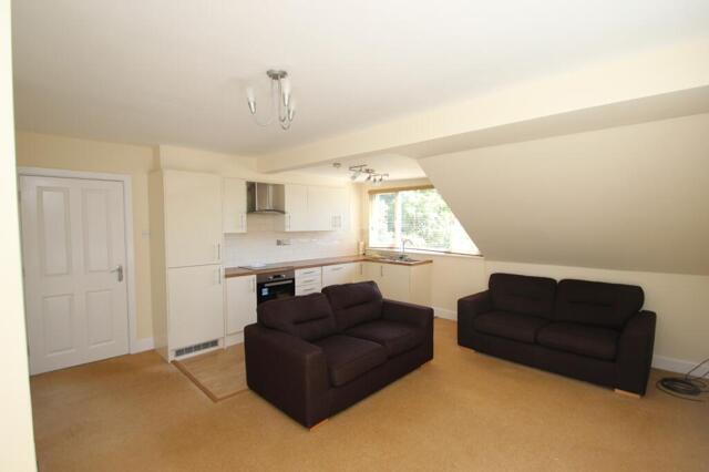 Old Park Road, Leeds, 2 Bedroom Flat