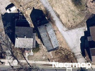 High St, Newton, Preforeclosure Single-family Home